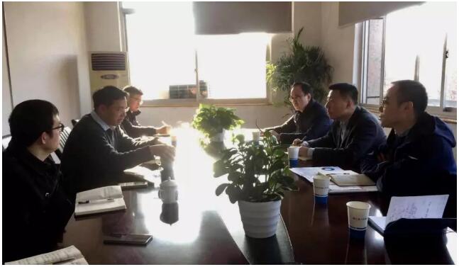 公司与省金融办对接 启动“凤凰母基金”组建