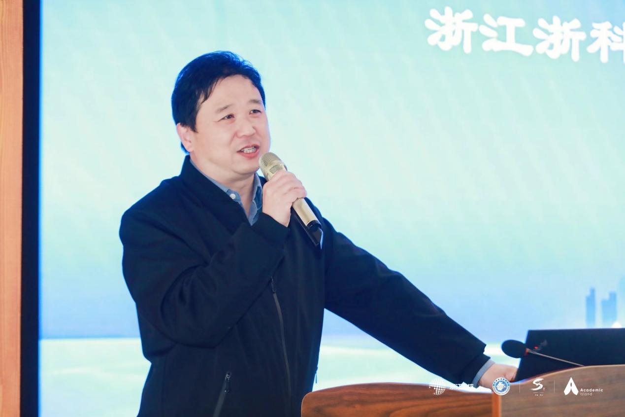 顾斌