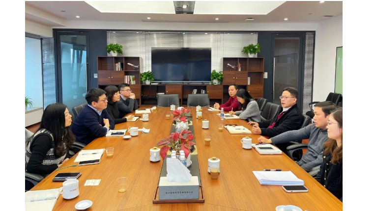 浙报传媒集团副总经理何锋一行到金控管理公司座谈交流